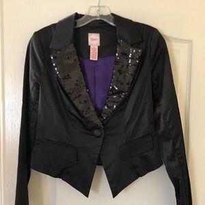 Super cute fitted blazer